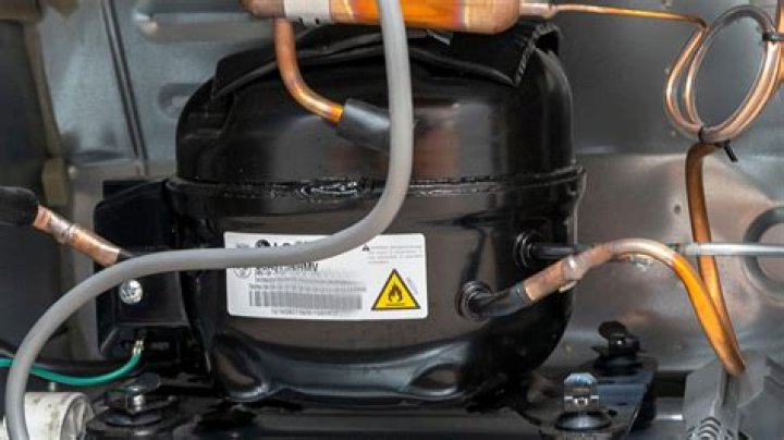 How long does it take for a refrigerator compressor to turn on?